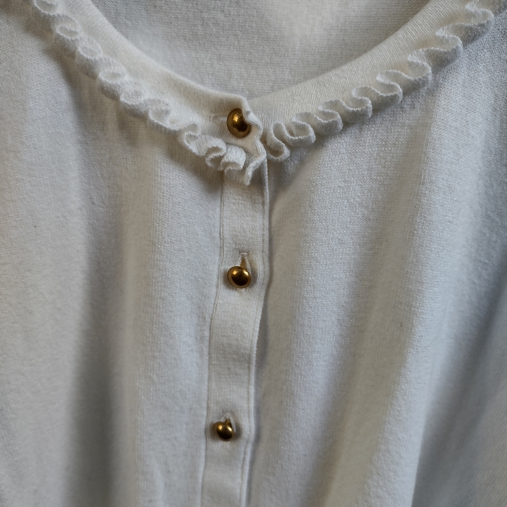White Button-Up Cardigan Gold Buttons Grandmacore - Picture 4 of 11